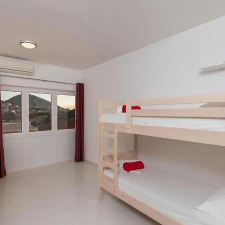 Free Bird - Bed In Four Bed Mixed 3 Vikendica